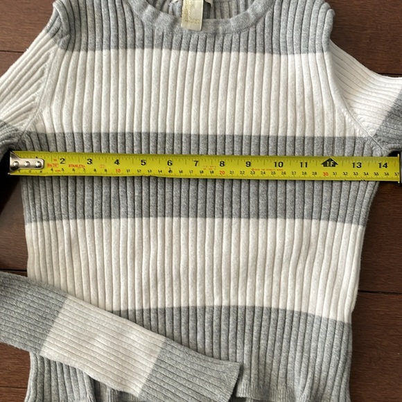 Striped Ribbed Crop Top - Picture 3 of 6